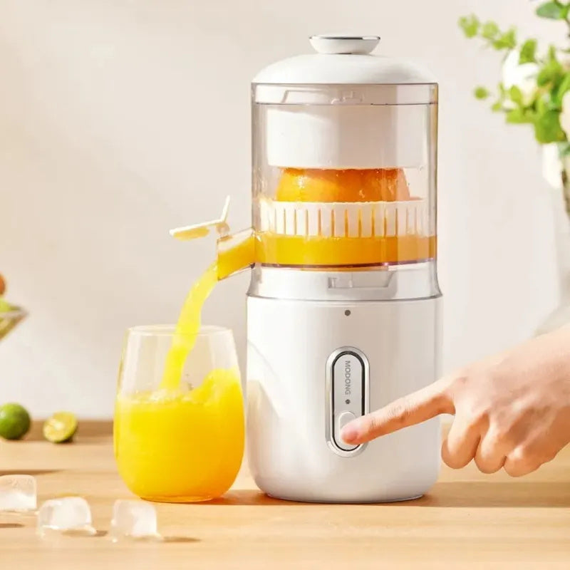 Portable Electric Juicer – USB Rechargeable Mini Fruit Blender