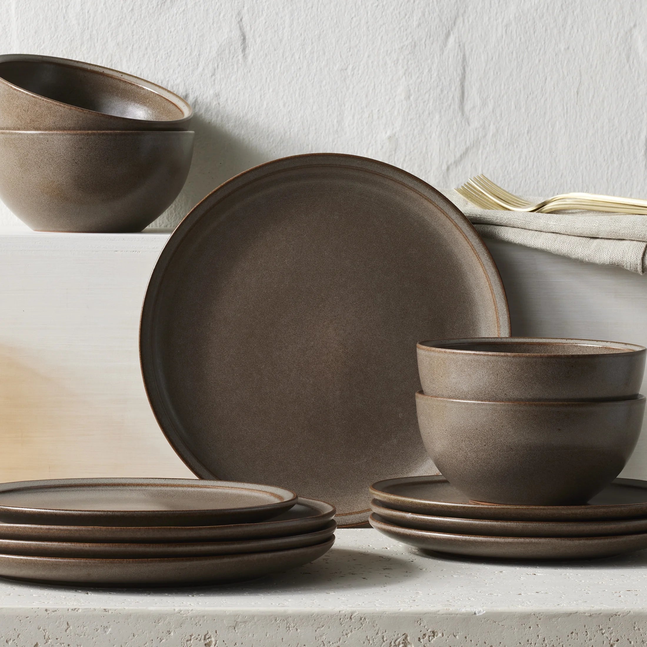 Banks Brown Stoneware (12-Piece)